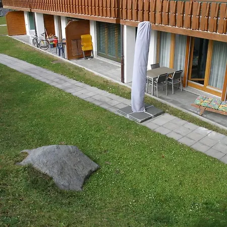 斯泰因马特街公寓 *